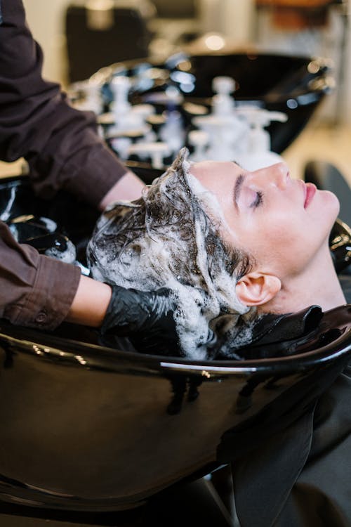 Beauty salon franchise providing professional styling services